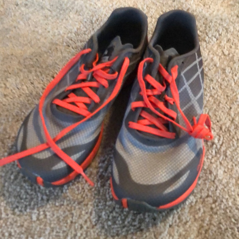 Athletic shoes